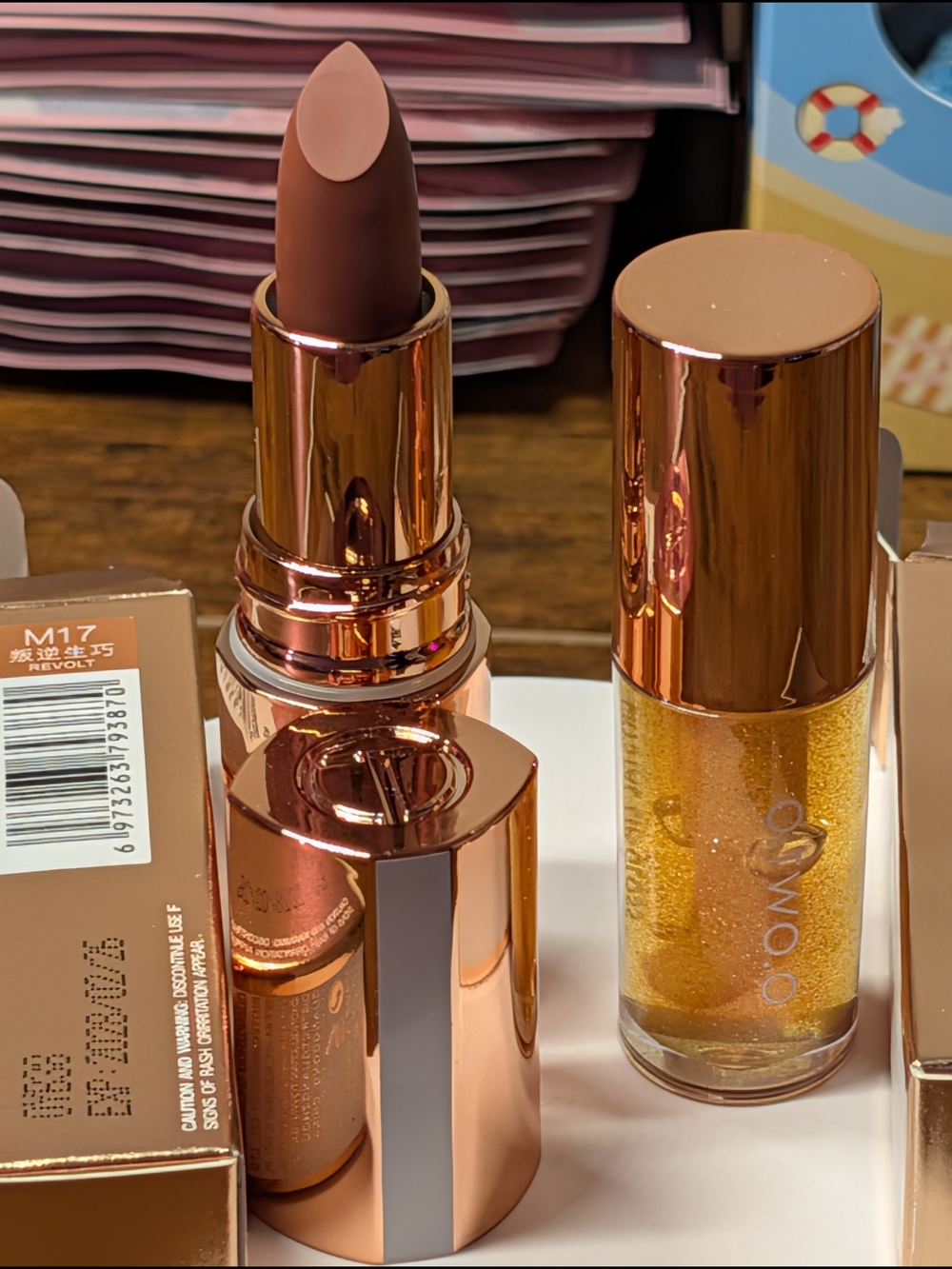 O.TWO.O Lipstick & Gloss Duo – M17 Revolt + 01 Honey